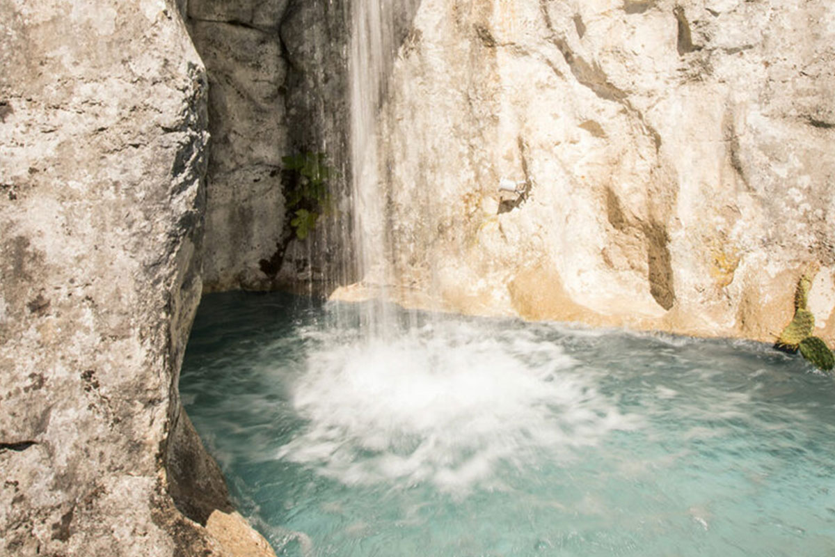 Domaine Le C4 - cascade piscine